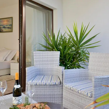 Apartments Villa Rosi Umag Buitenkant foto