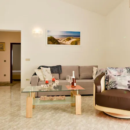 Apartments Villa Rosi Umag Buitenkant foto